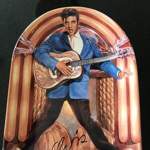 Elvis Presley wall plate. Original Bradford Exchange 1998. New. # 17416A